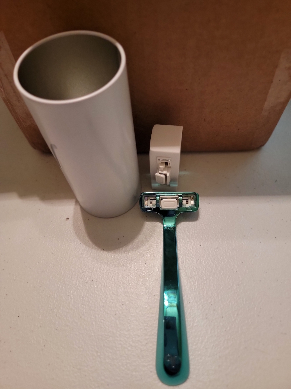 Shave WIth V METAL RAZOR.